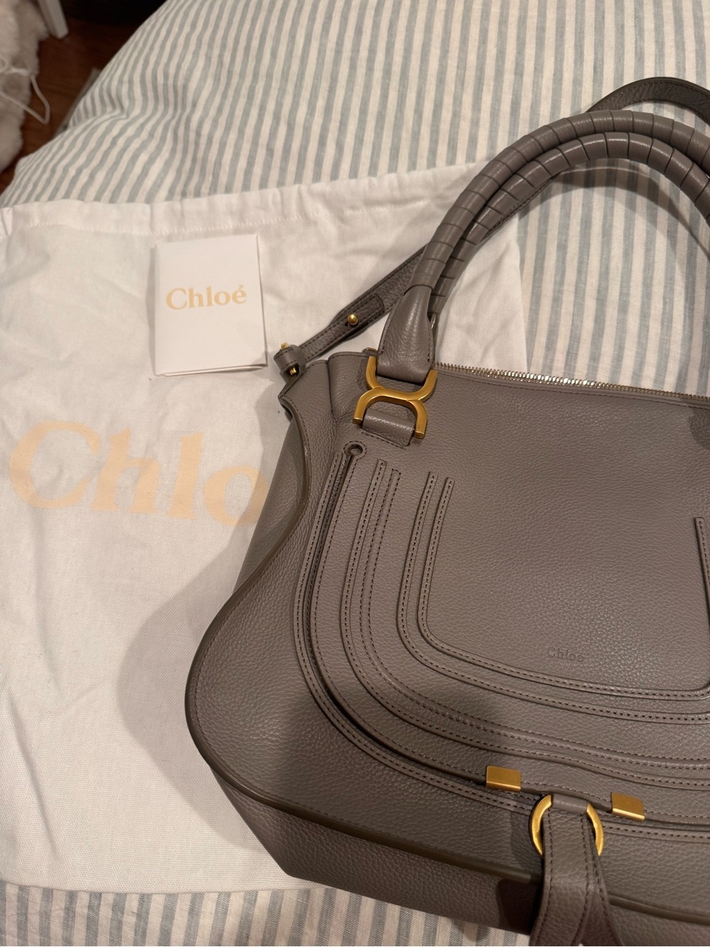 Chloé Medium Gray Pebbled Leather Shoulder Bag with Gold Hardware